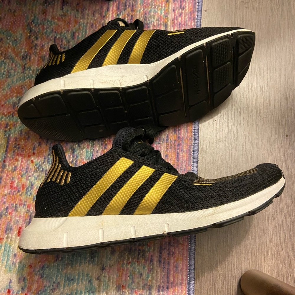 EUC Adidas Swift - Women’s 7.5